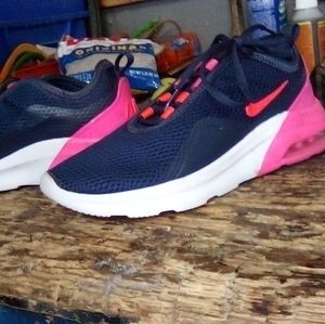 Nike air max motion 2
